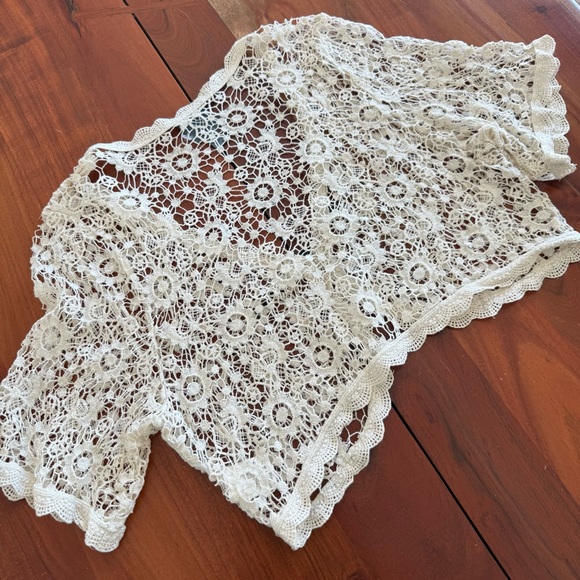 Rabbit Rabbit Rabbit Cream Crocheted Lace Bolero - Picture 7 of 7